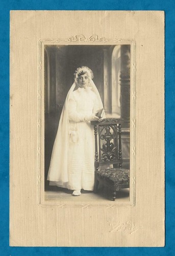 C1910s photograph girl in - c1910s,